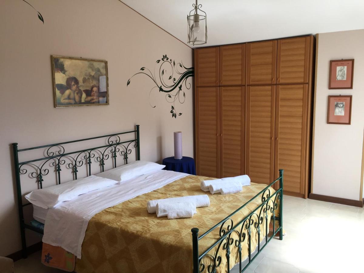 B&B Hollywood Olivadi ภายนอก รูปภาพ