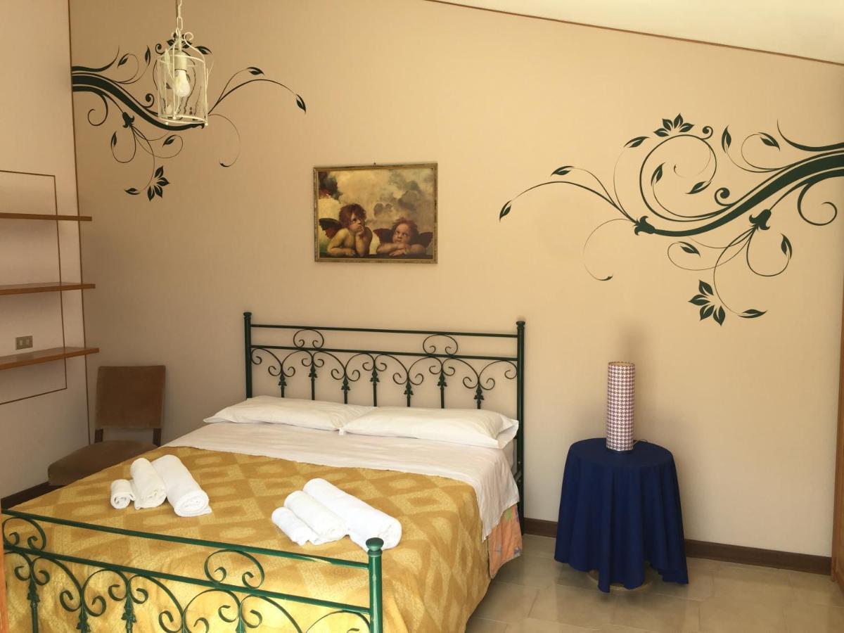 B&B Hollywood Olivadi ภายนอก รูปภาพ